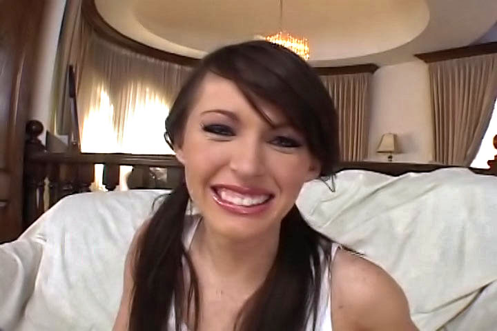 Cute Brunette Fucked By a Machine Guy